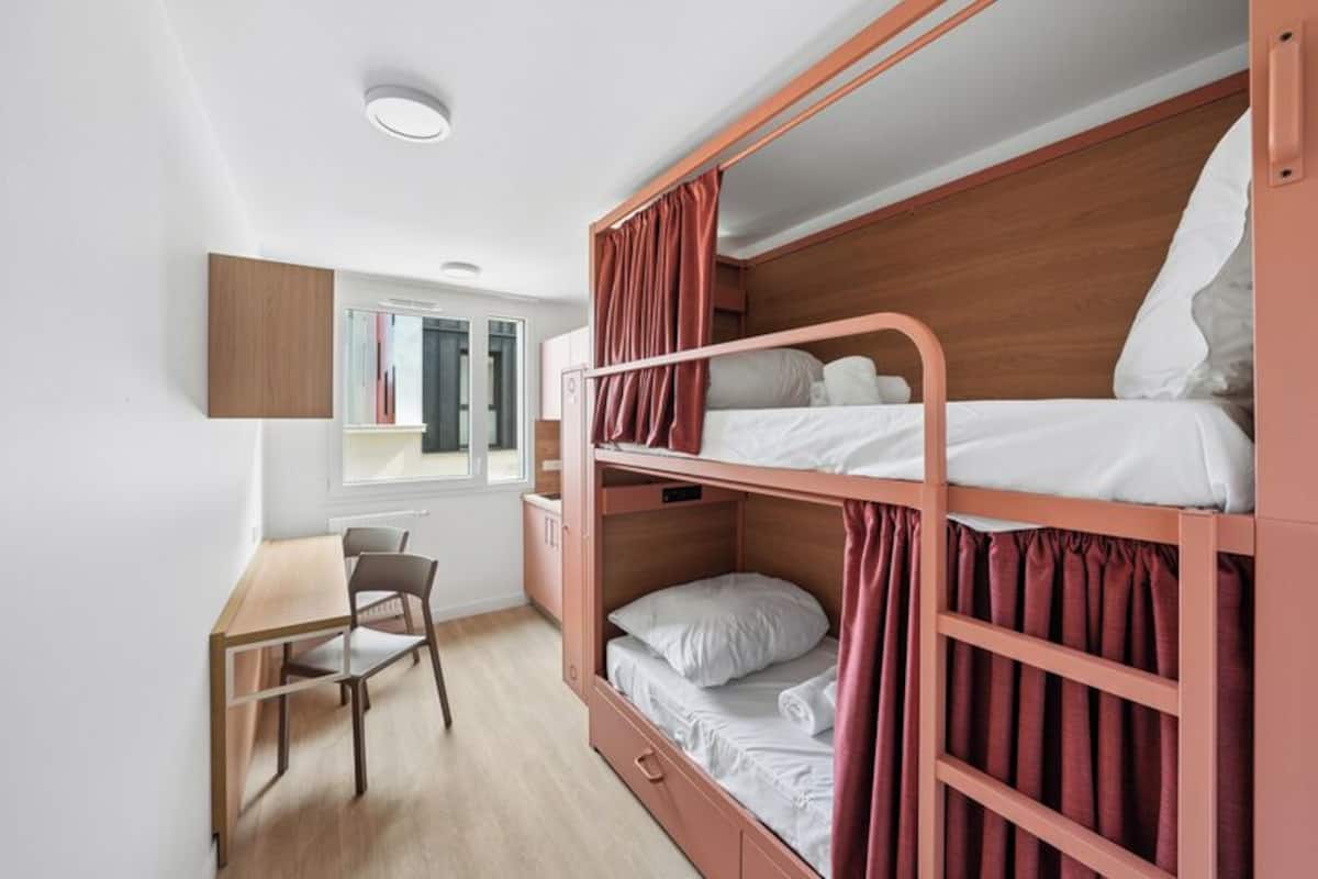 Standard-Studio | Hochwertige Bettwaren, schallisolierte Zimmer, BettwÀsche