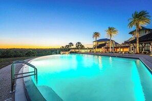 Lämmitetty uima-allas