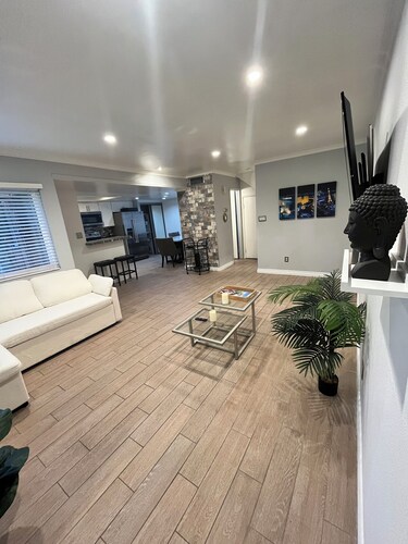 Spacious & Accessible 2-bedroom Condo with Pool & Private Garage, BEST LOCATION!