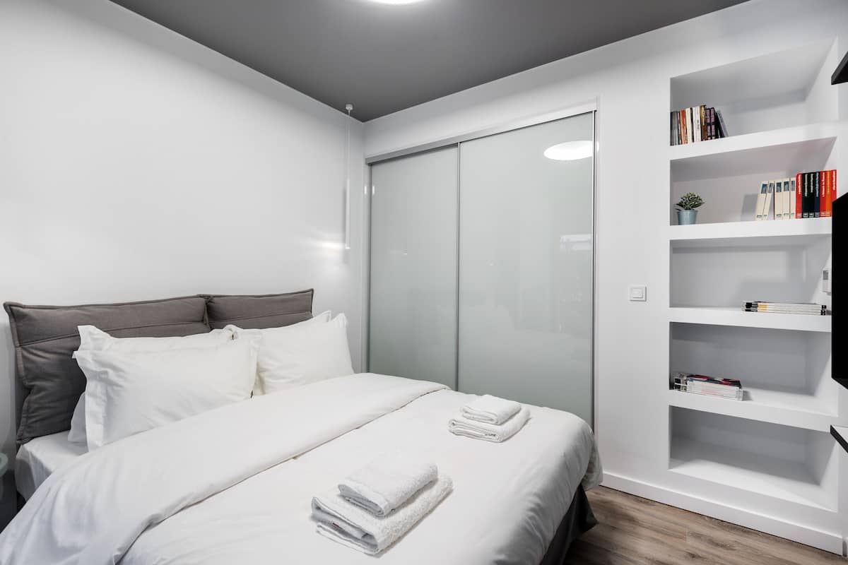 Comfort Apartment, 1 Bedroom | 1 bilik tidur, kalis bunyi, Wi-fi percuma