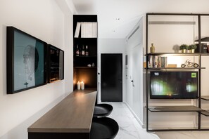 Lejlighed - 2 soveværelser - aircondition - byudsigt | Opholdsområde | Fladskærms-tv