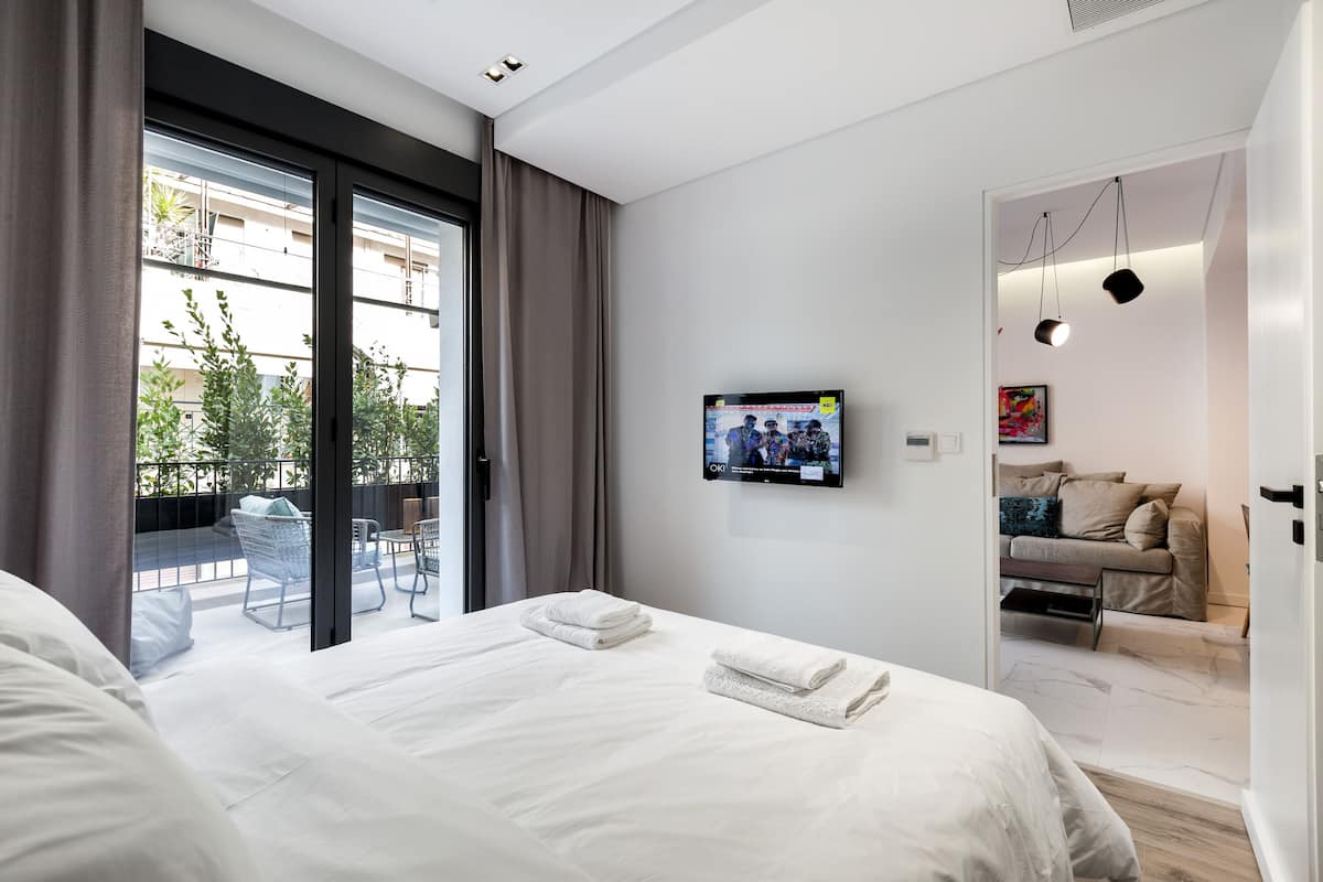 Apartment, 2 Bedrooms, Non Smoking, City View | 1 bilik tidur, kalis bunyi, Wi-fi percuma