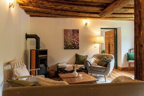 Living area - Charming farmhouse on the mountain in Ebensee am Traunsee (Ebensee)