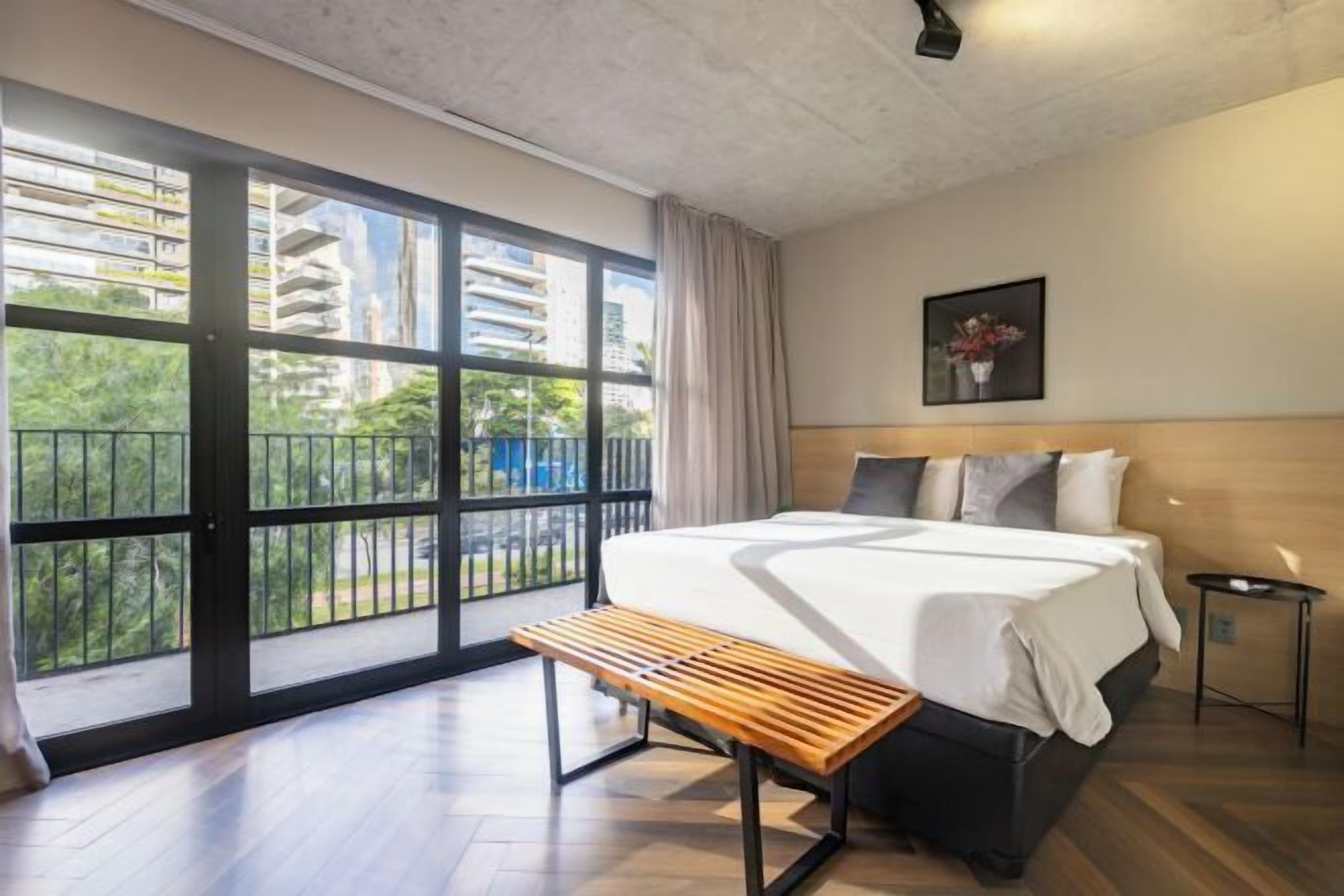 Laptop workspace, free WiFi