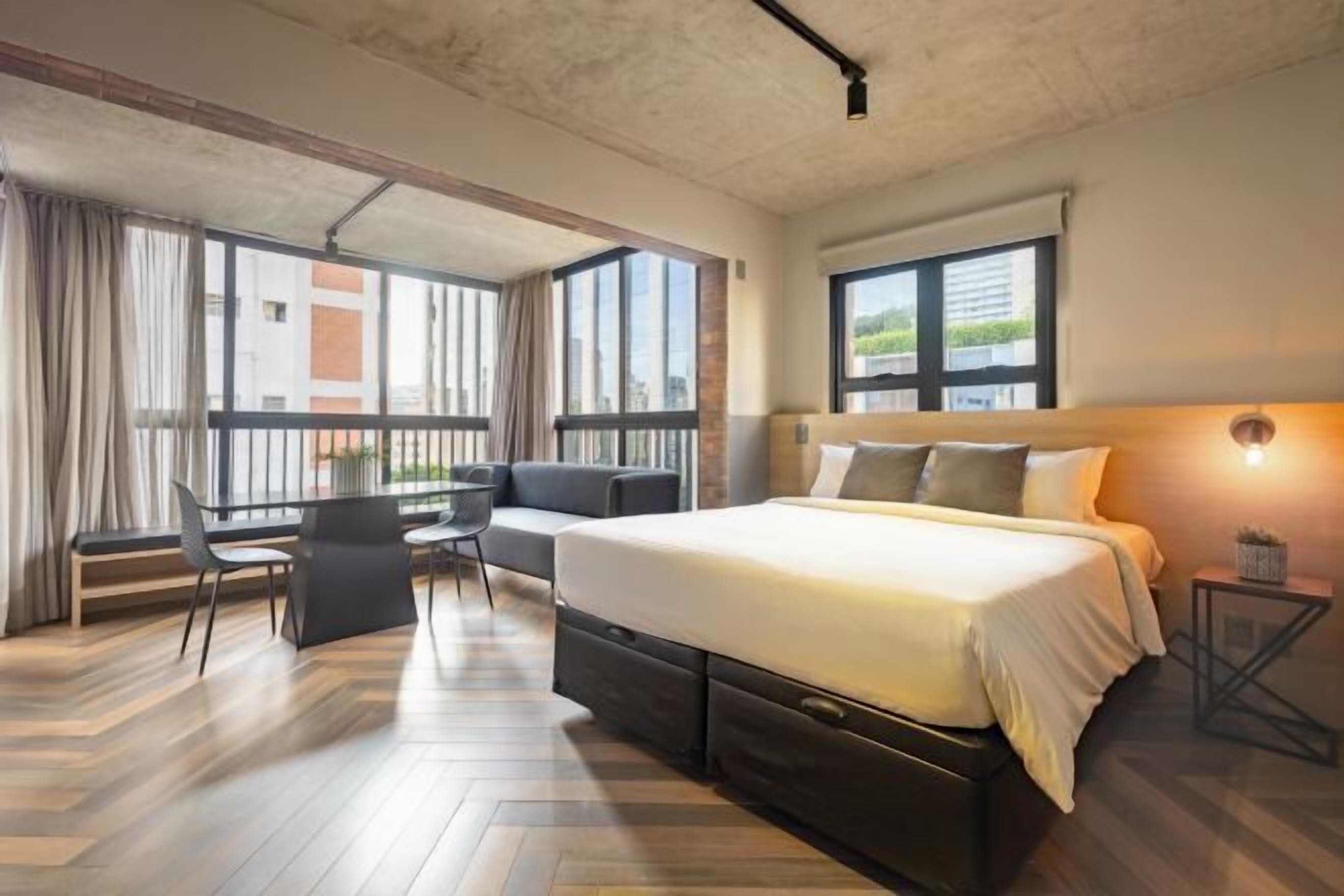 Laptop workspace, free WiFi