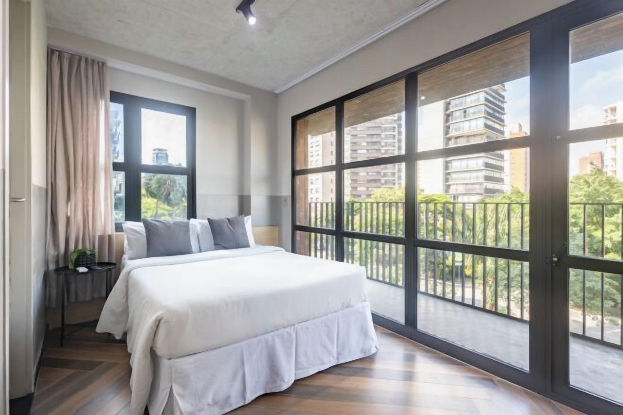 Laptop workspace, free WiFi