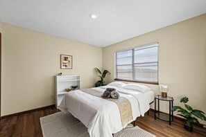 2 bedrooms, iron/ironing board, WiFi, bed sheets