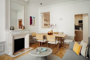 Deluxe Apartment | Living area