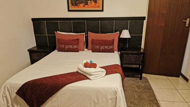 Room, Multiple Bedrooms, Smoking, Balcony | 12 bedrooms - Room-charming Tshwane B&B With Secure En (Pretoria)