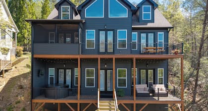 Helen TreeTop Lodge: Rustic Luxury/Breathtaking Views/Ultimate Amenities