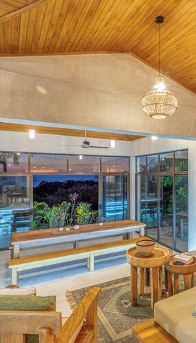 Seaview with stunning sunset for this home in walking distance to playa Ostional