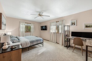 4 bedrooms, desk, iron/ironing board, travel cot