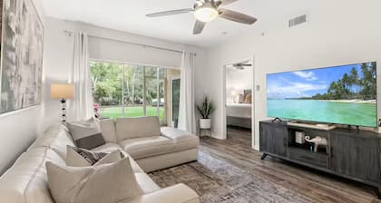 LELY RESORT! Great location and beautiful condo! Near golf and pickleball.