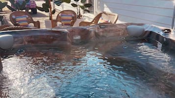 Bañera de hidromasaje exterior