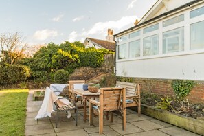 Outdoor dining - Whitecliff, Birchington on Sea (Birchington on Sea)