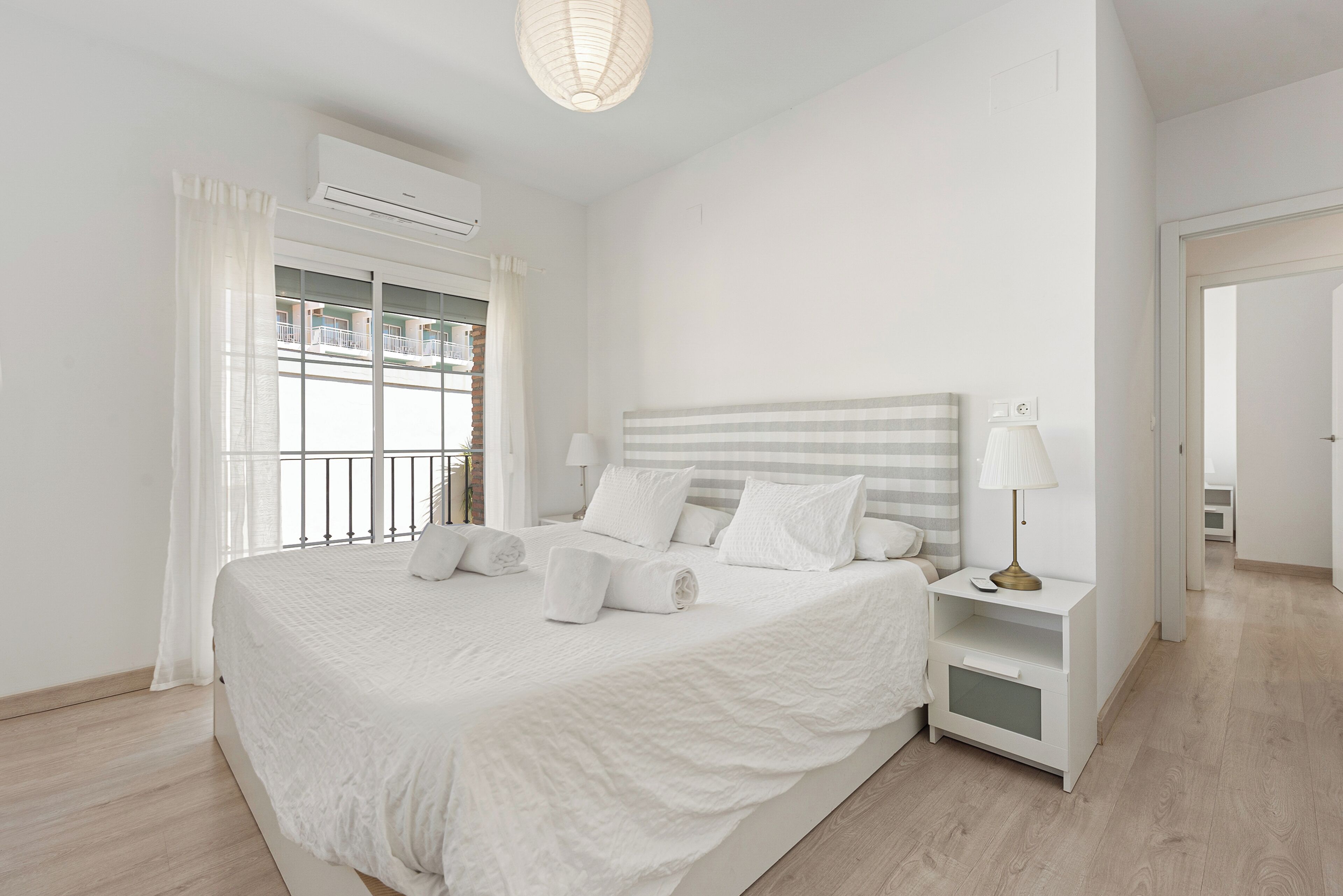 3 makuuhuonetta, silitysrauta/-lauta, Wi-Fi, vuodevaatteet