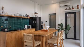 Makan di kamar