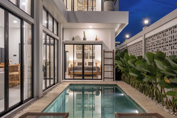 Front of property - evening/night