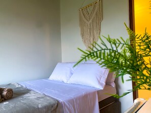 6 bedrooms, WiFi, bed sheets - Pousada Quartzo We are 500m from the Alto Paraíso bus station, close to the center (Alto Paraíso de Goiás)