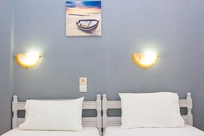 Free WiFi, bed sheets - La Pensione Skiathos (Skiathos)