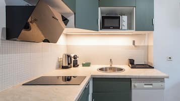 Refrigerador, microondas, parrilla de estufa y lavavajillas