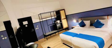 Desk, laptop workspace, soundproofing, free WiFi