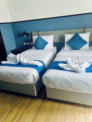 Desk, laptop workspace, soundproofing, free WiFi - South32 Hotel (Birzebbuga)