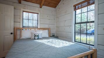 1 bedroom, iron/ironing board, travel crib, WiFi