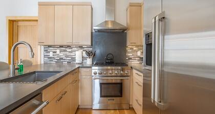 Livery Loft: Mountains on Main