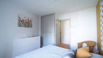 1 bedroom, iron/ironing board, free WiFi, bed sheets