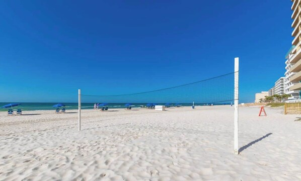 På stranden