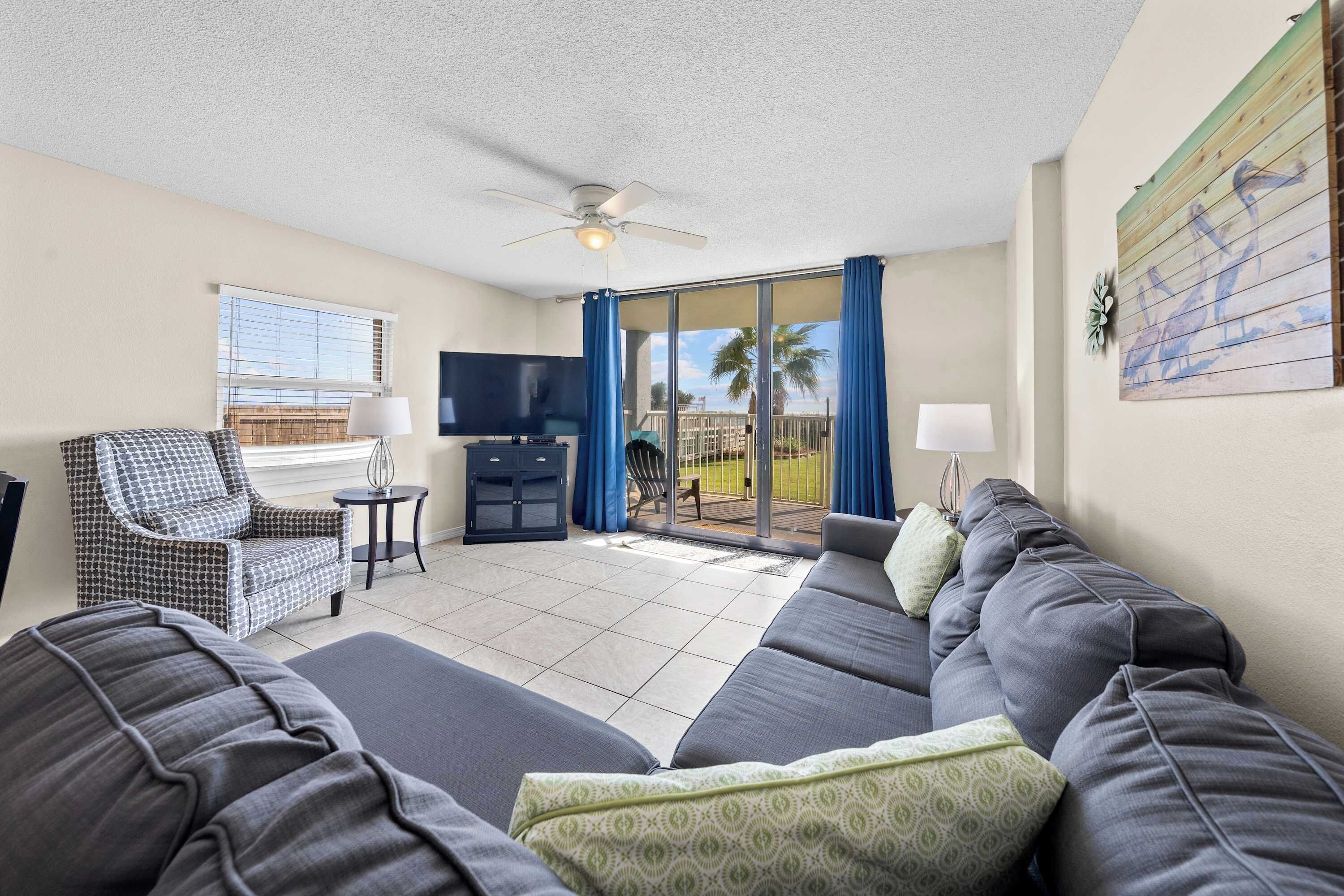 Televisión y oficina 