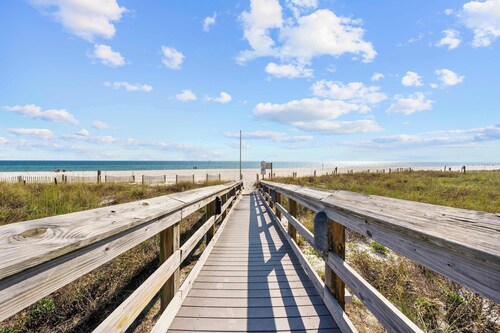 Sun Swept 101 Pool & Direct Beach Access