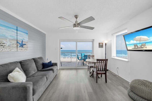 Televisión y oficina 