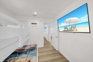 2 soverom, strykejern/-brett, wi-fi og sengetøy