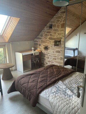 2 Schlafzimmer, Bügeleisen/Bügelbrett, Reisekinderbett, kostenloses WLAN