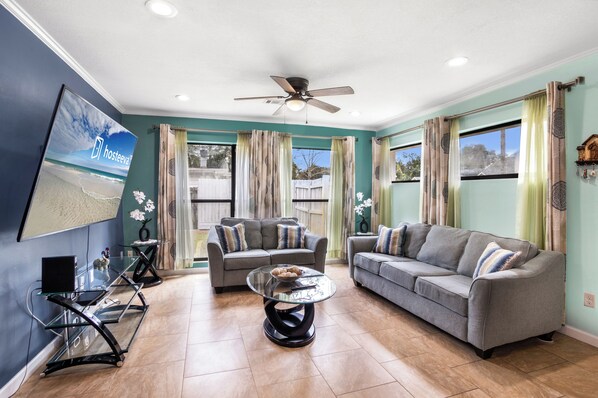 Signature Townhome, 4 Bedrooms, Non Smoking, Pets Allowed | Living room | 65-inch Smart TV with digital channels - Wellington House (Fort Walton Beach)