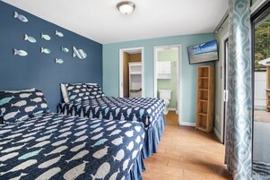 Signature Townhome, 4 Bedrooms, Non Smoking, Pets Allowed | Individually decorated, individually furnished, free WiFi, bed sheets