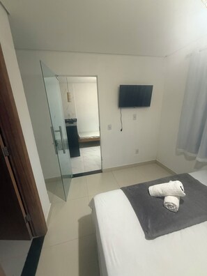 Familienstudio, Stadtblick (Apt 4) | Fernseher