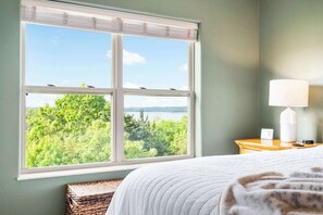 Condo, Multiple Beds, Balcony (Majestic Sunset Duo) | 4 bedrooms, individually decorated, individually furnished