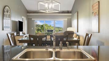 Condo, varias camas, balcón (Majestic Sunset Duo) | Restaurantes
