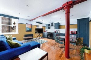 Family Apartment | Living area - 89 The Merchants by The House of Danu (Edinburgh)