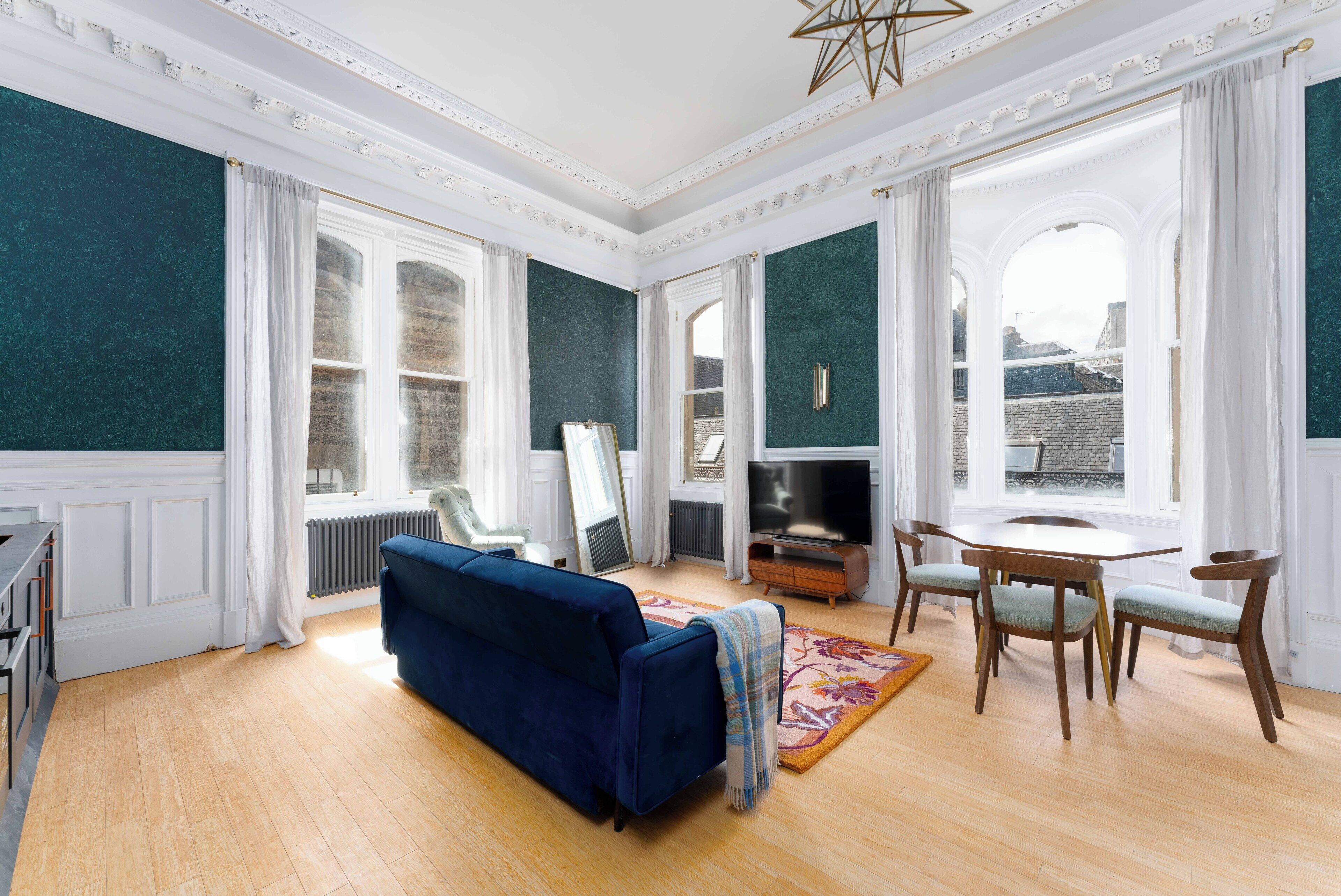 Deluxe Apartment | Living area