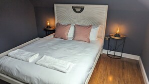 Standard Apartment, City View | Soundproofing, iron/ironing board, free WiFi - 89 The Merchants by The House of Danu (Edinburgh)