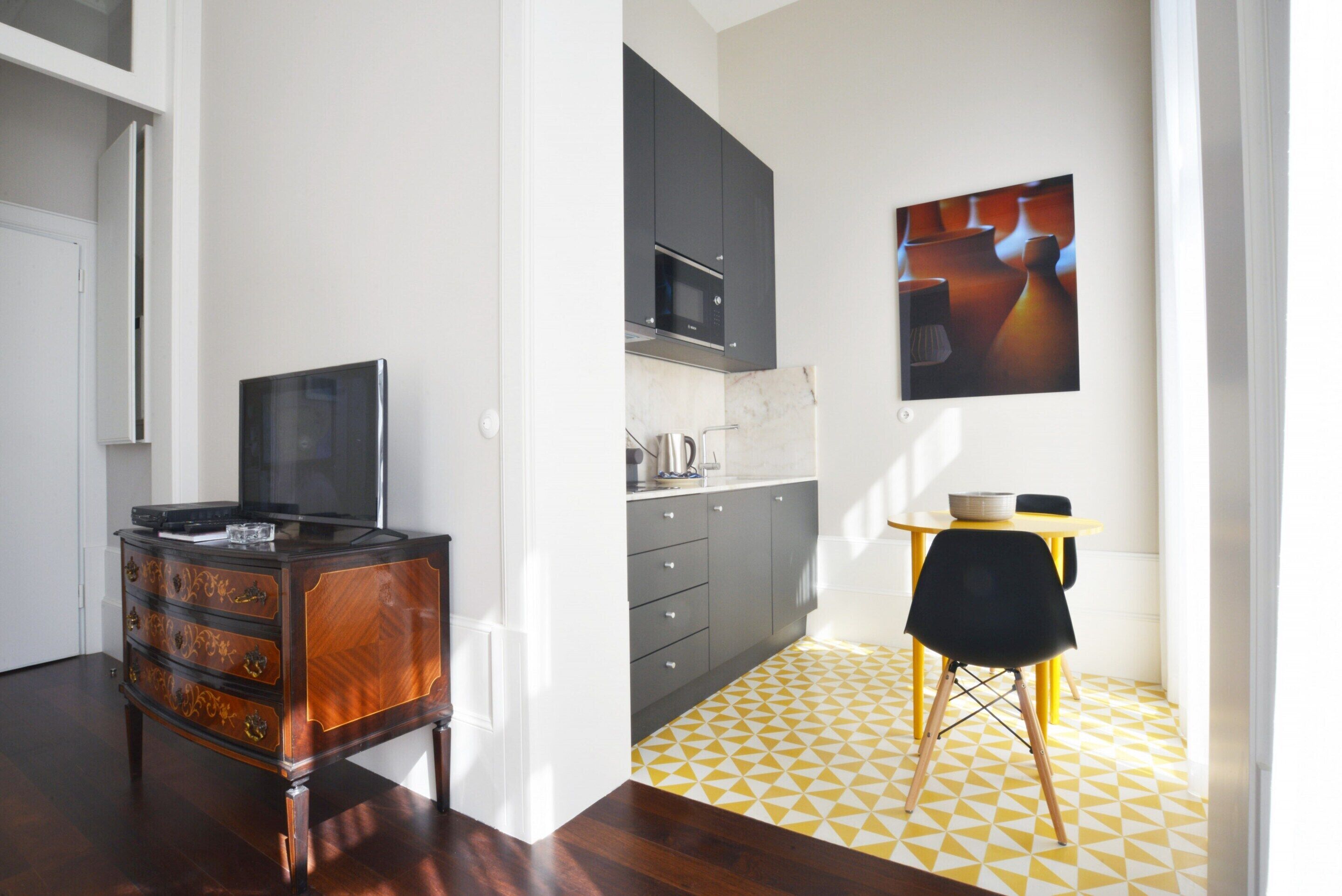 Apartment | Dining