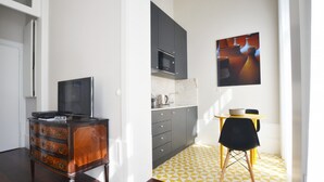 Dining - Cozy and Modern Apartment in Porto (Porto)