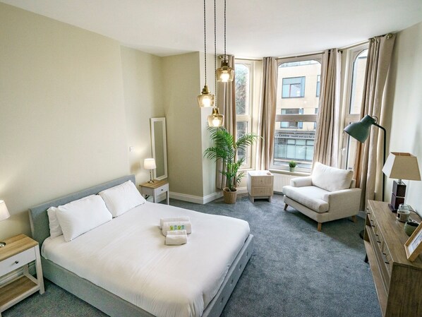 2 habitaciones, tabla de planchar con plancha y wifi gratis