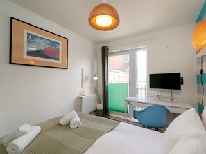 3 bedrooms, iron/ironing board, free WiFi, bed sheets