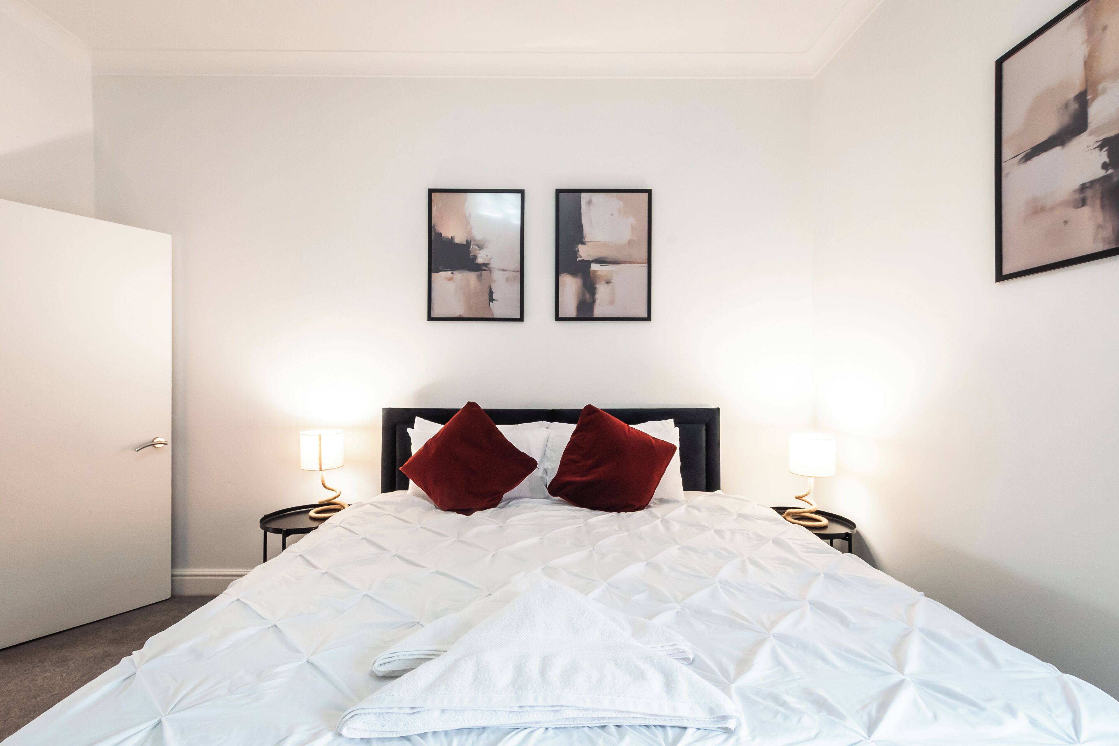 1 多间卧室、办公桌、熨斗/熨衣板、WiFi