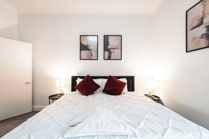 1 chambre, bureau, fer et planche à repasser, Wi-Fi